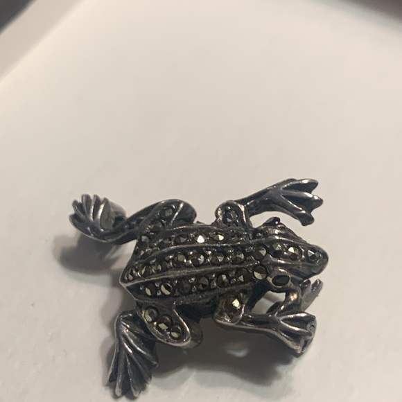 STERLING SILVER MARCASITE FROG BROOCH PIN - Picture 2 of 8